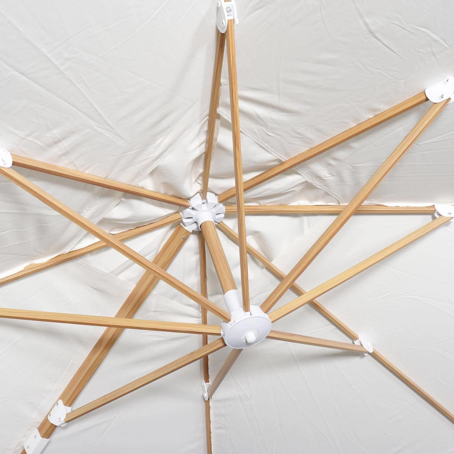 Parasol Déporté Carré 3x3m, Mât Effet Bois Couleur : Ecru 5 Parasol Déporté Carré 3x3m, Mât Effet Bois Couleur : Ecru – Image 5