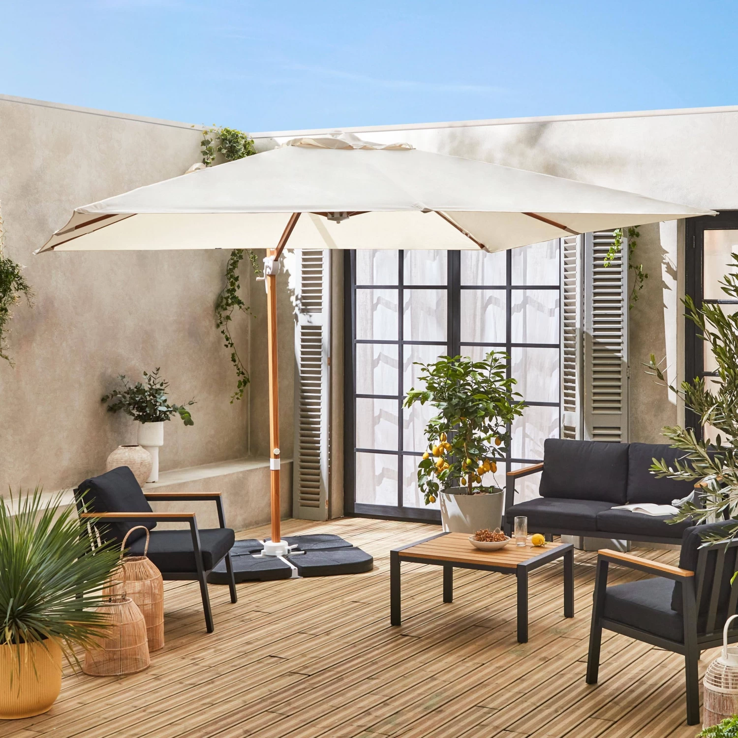 Parasol Déporté Carré 3x3m, Mât Effet Bois Couleur : Ecru 1 Parasol Déporté Carré 3x3m, Mât Effet Bois Couleur : Ecru