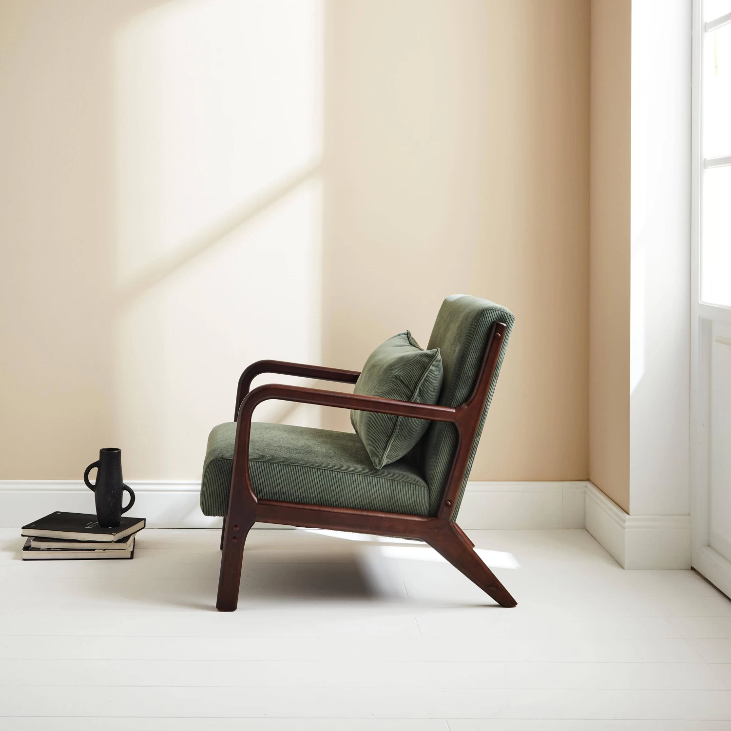 Fauteuil Scandinave Velours Côtelé Et Bois D'hévéa Wengé 2 Fauteuil Scandinave Velours Côtelé Et Bois D'hévéa Wengé – Image 2