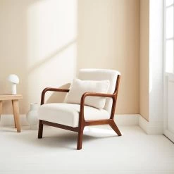 Fauteuil Scandinave Bouclettes Et Bois D'hévéa Teinté Noyer Clair