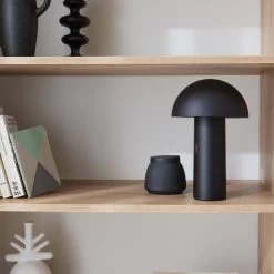 Lampe De Table Sans Fil Nomade à Tête Orientable Intérieur / Extérieur H 28cm Couleur : Noir -Sweeek ilumthom28bk 4be56d91bf92268dfc329c71e5c1e2af