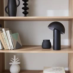 Lampe De Table Sans Fil Nomade à Tête Orientable Intérieur / Extérieur H 28cm Couleur : Noir -Sweeek ilumthom28bk 4ce3e65a4ef401a93fdc0abf9ccdd16e