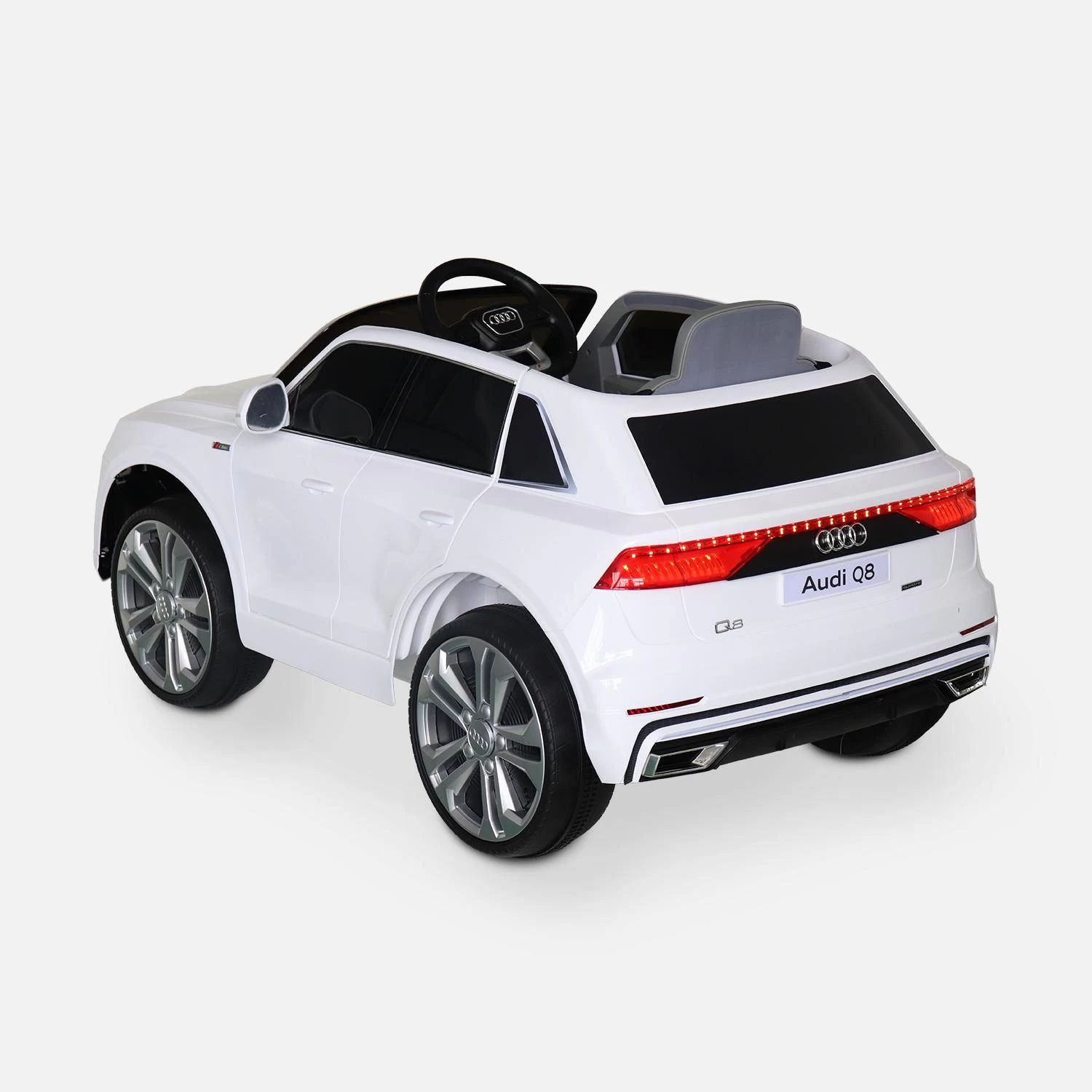 Voiture électrique Enfant Audi Q8 12V, 1 Place Couleur : Blanc 2 Voiture électrique Enfant Audi Q8 12V, 1 Place Couleur : Blanc – Image 2