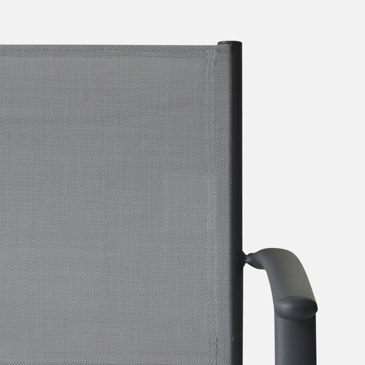 Table De Jardin Extensible Aluminium + 8 Fauteuils De Jardin Empilables Couleur : Anthracite / Gris Clair 7 Table De Jardin Extensible Aluminium + 8 Fauteuils De Jardin Empilables Couleur : Anthracite / Gris Clair – Image 7